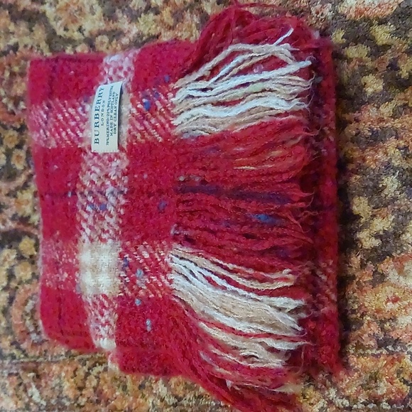 Vintage Burberry Scarf - Picture 14 of 14